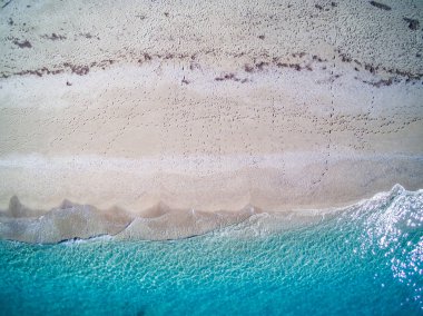 Lefkas'taki Kathisma plajında drone görünümü 