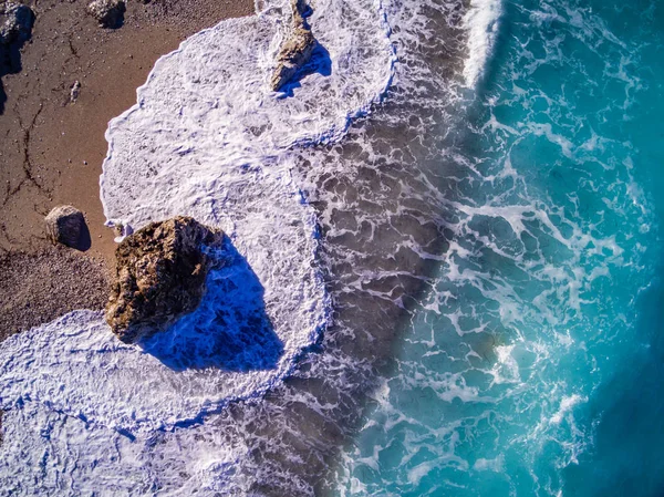 Vue par drone sur la plage Kathisma à Lefkas — Photo