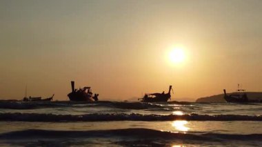 Ao Nang Krabi 'de gün batımı Tayland