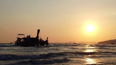 Ao Nang Krabi 'de gün batımı Tayland