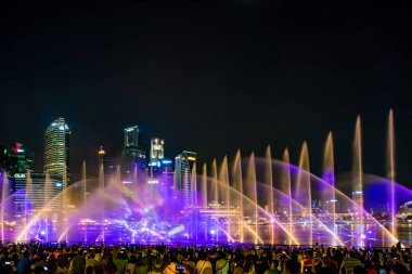 Spectra ışık ve su Marina defne kum Casino otel dallamalar göster