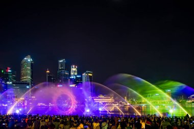 Spectra ışık ve su Marina defne kum Casino otel dallamalar göster