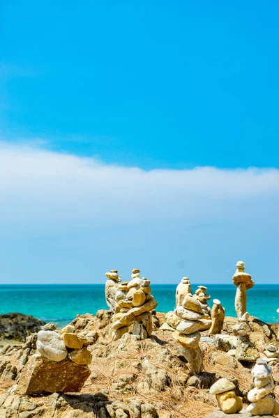 Zen stacked stones at the beach — Stock Photo, Image