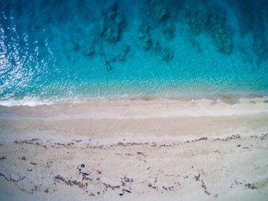 Lefkas'taki Kathisma plajında drone görünümü 