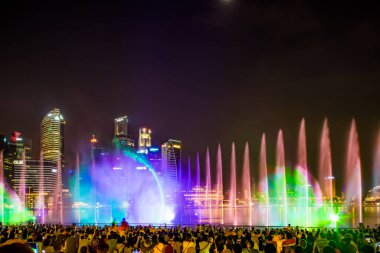 Spectra ışık ve su Marina defne kum Casino otel dallamalar göster