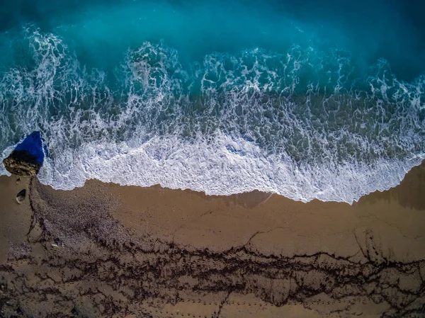 Vista del dron en la playa de Kathisma en Lefkas — Foto de Stock
