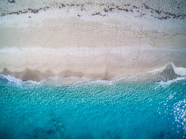 Vista drone na praia de Kathisma em Lefkas — Fotografia de Stock