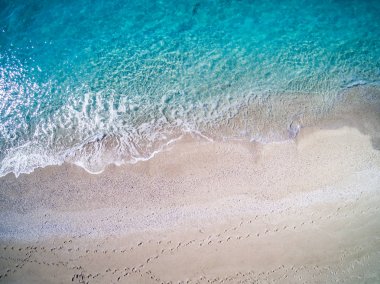 Lefkas'taki Kathisma plajında drone görünümü 