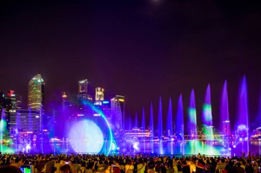 Spectra ışık ve su Marina defne kum Casino otel dallamalar göster