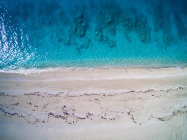 Lefkas'taki Kathisma plajında drone görünümü 