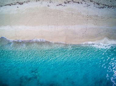 Lefkas'taki Kathisma plajında drone görünümü 