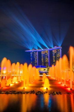 Spectra ışık ve su Marina defne kum Casino otel dallamalar göster
