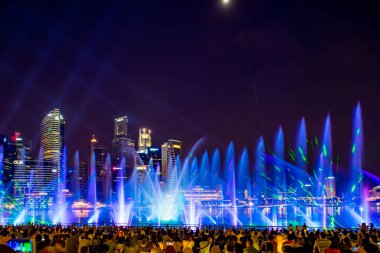 Spectra ışık ve su Marina defne kum Casino otel dallamalar göster