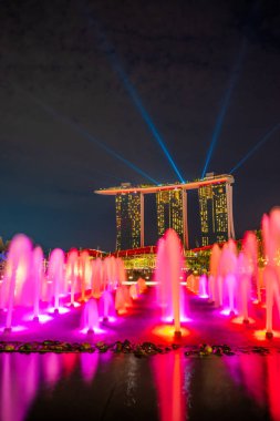 Spectra ışık ve su Marina defne kum Casino otel dallamalar göster