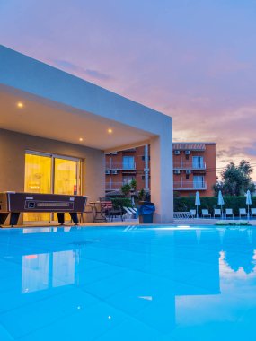 Yaz tatillerinde yüzme havuzu 