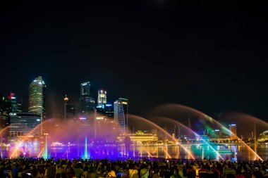 Spectra ışık ve su Marina defne kum Casino otel dallamalar göster