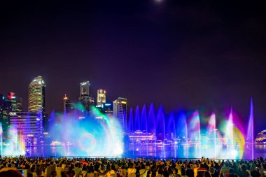Spectra ışık ve su Marina defne kum Casino otel dallamalar göster