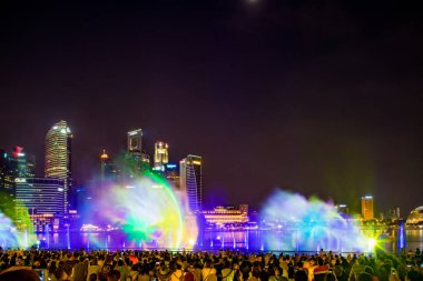 Spectra ışık ve su Marina defne kum Casino otel dallamalar göster