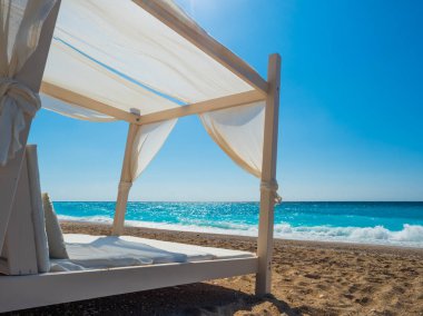 Lefkas plajda gölgelik 