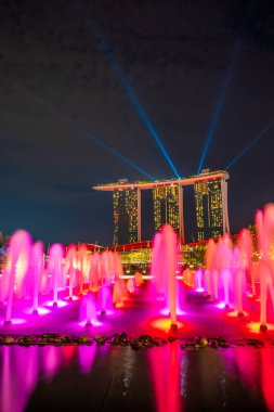 Spectra ışık ve su Marina defne kum Casino otel dallamalar göster