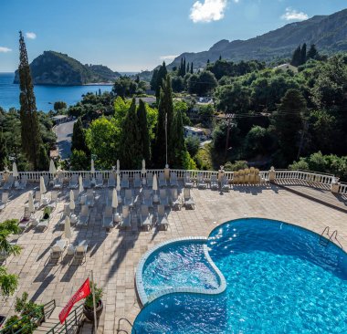 Yaz tatillerinde yüzme havuzu 