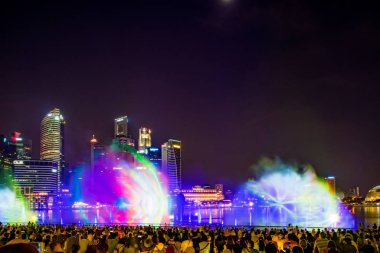 Spectra ışık ve su Marina defne kum Casino otel dallamalar göster