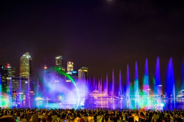 Spectra ışık ve su Marina defne kum Casino otel dallamalar göster