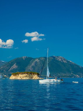 Lefkada 'da İyon Denizi' nde yelken açmak 