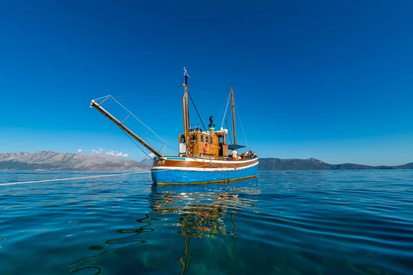 Navegando no mar Jónico em Lefkada — Fotografia de Stock