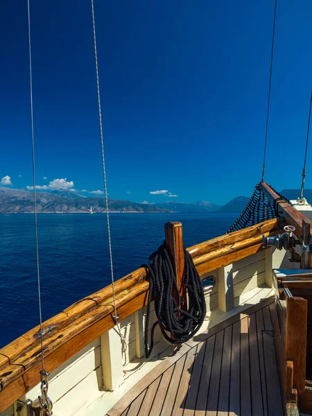 Lefkada 'da İyon Denizi' nde yelken açmak — Stok fotoğraf