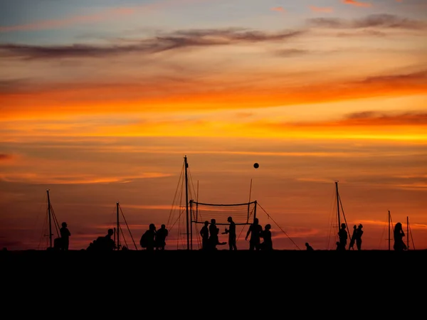 Nai Harn praia ao pôr do sol i — Fotografia de Stock