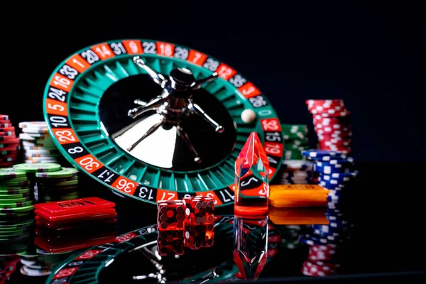 Casino Set Met Roulette Kaarten Dobbelstenen Chips Blackjack Mat — Stockfoto