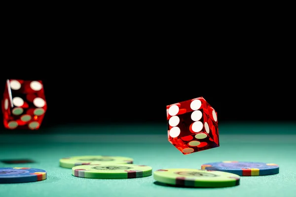 赌场骰子近身 浅浅的场深度 — 图库照片