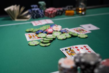 Kumarhanede yüksek bahisli poker oyunu