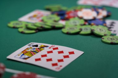 Kumarhanede yüksek bahisli poker oyunu