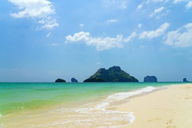 Poda adasının tropik plajı Krabi Tayland