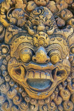 Bali Endonezya 'daki tapınakta antik Bali heykeli