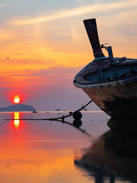 Tradiční Dlouhá Tail Loď Pláži Thajsku — Stock fotografie