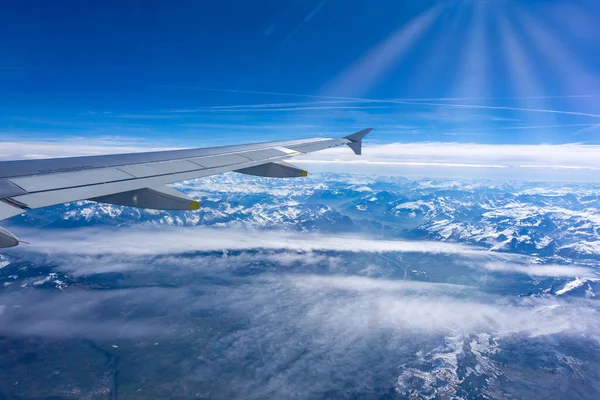Repül Felhők Felett Repülő Repülőgép Szárny — Stock Fotó