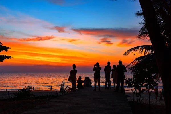 Schöner Sonnenuntergang Tropenstrand — Stockfoto