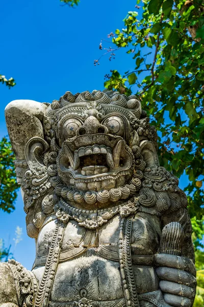 巴厘岛印度尼西亚寺庙的雕像 — 图库照片