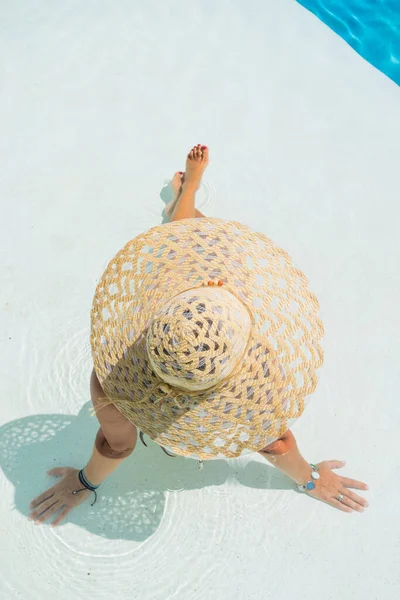 Mulher Luxo Estância Termal Cinco Estrelas Piscina — Fotografia de Stock