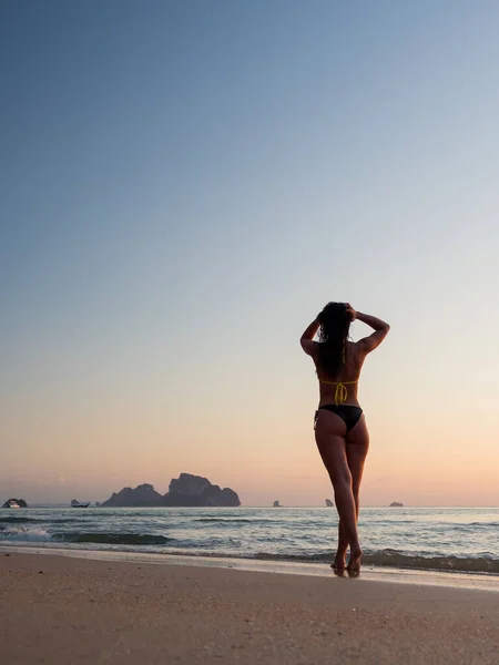 Woman Swiming Suit Posing Beach Sunset — Stock Photo, Image