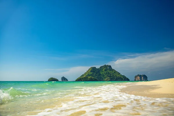 Spiaggia Tropicale Poda Isola Krabi Thailandia — Foto Stock