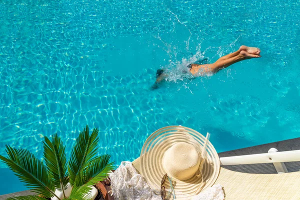 Woman Swimming Pool Luxurious Spa Resort — Stock Photo, Image