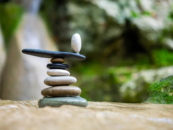 Balanced Zen Stones Pebbles Waterfalls — Stock Photo, Image