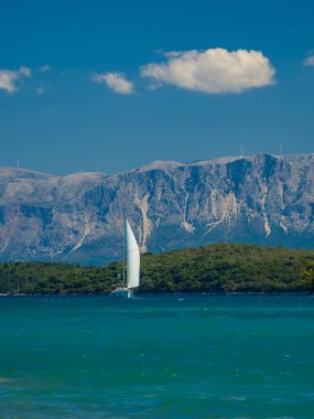 Yunanistan 'ın Nidri körfezinde seyir gemisi