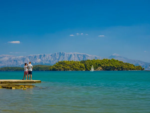 Πλοίο Που Πλέει Στον Κόλπο Του Νυδριού Στην Ελλάδα — Φωτογραφία Αρχείου