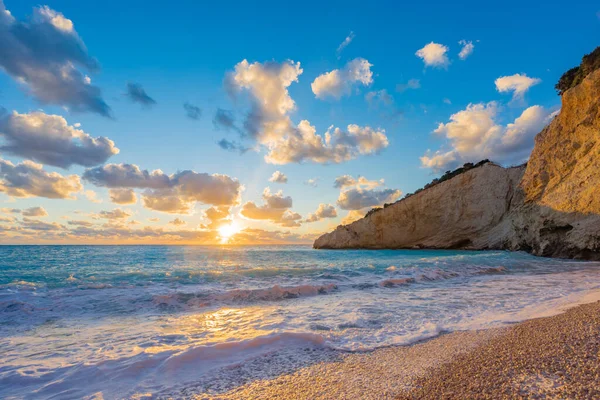 Pláž Porto Katsii Ostrově Lefkas Řecku Při Západu Slunce — Stock fotografie