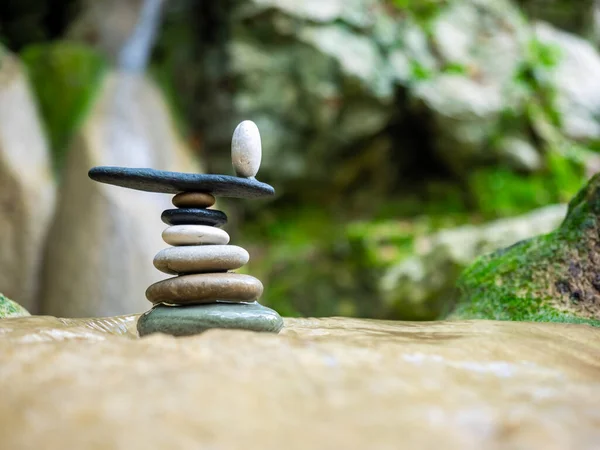 Balanced Zen Stones Pebbles Waterfalls — Stock Photo, Image